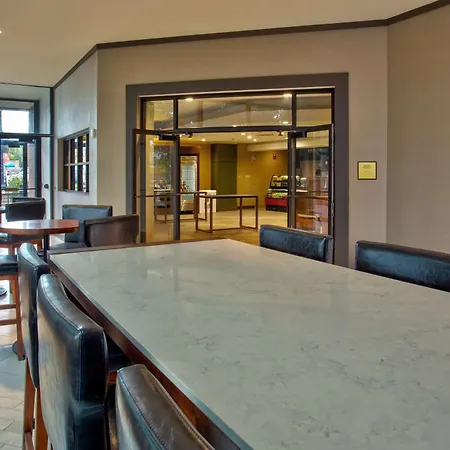 Doubletree By Hilton Lansing-2