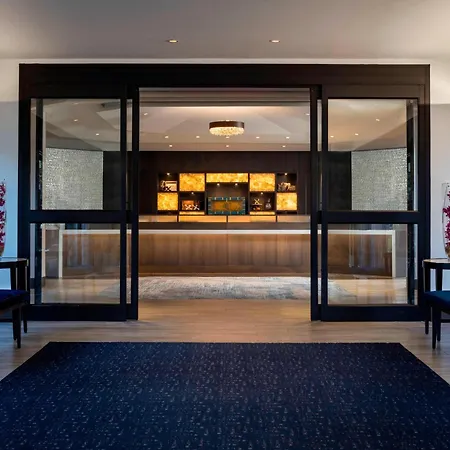 Four Points By Sheraton Norwood Conference Center-3