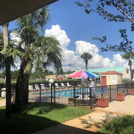 Days Inn & Suites By Wyndham Navarre - Near Beaches Hurlburt-2