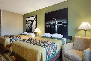 Super 8 By Wyndham Lees Summit-3