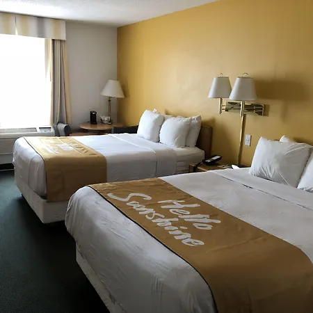 Days Inn By Wyndham Colby-2