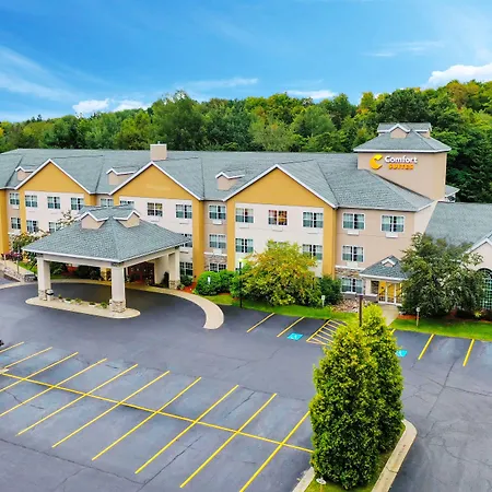 Comfort Suites Marquette-2