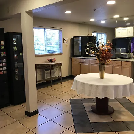 Americas Best Value Inn Lynnwood-2