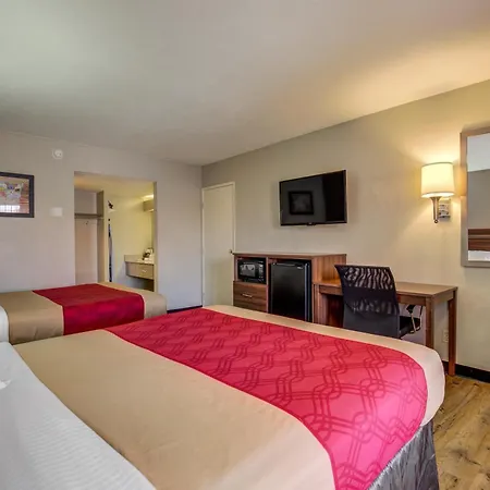 Econo Lodge St George North - Near Pioneer Park-3