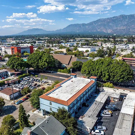 Rodeway Inn & Suites Pasadena-2