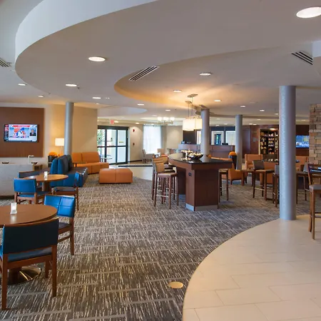 Courtyard By Marriott Canton-2
