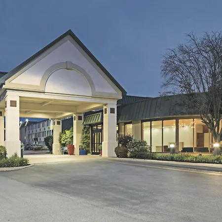 Ramada By Wyndham Beaver Falls-3