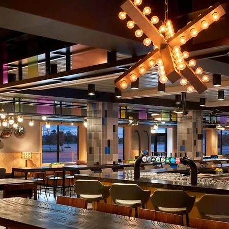 Delta Hotels By Marriott Toronto Airport & Conference Centre-3
