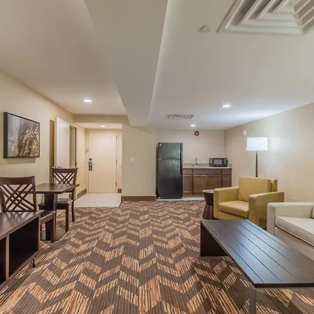 Doubletree By Hilton Lawrence-2