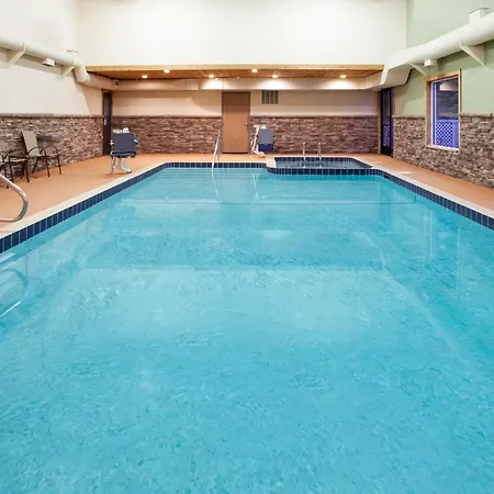 Days Inn By Wyndham Cadillac-3