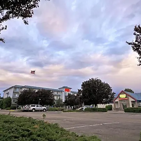 Shilo Inn Suites Hotel - Nampa Suites-3
