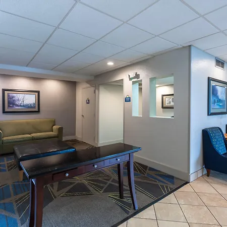 Days Inn By Wyndham Greenville-2