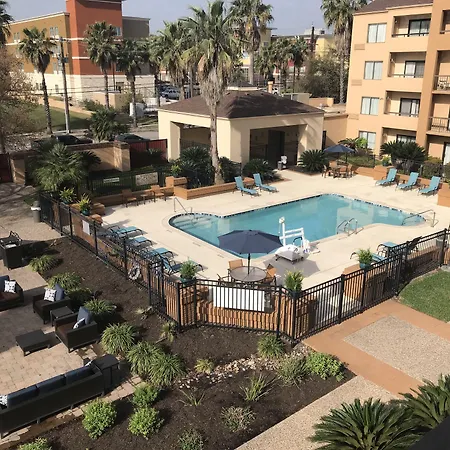 Courtyard By Marriott San Antonio Airport-3