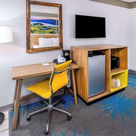 Days Inn By Wyndham Delta Co-3