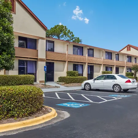 Red Roof Inn & Suites Brunswick I-95-3