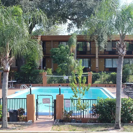 Tampa Inn Near Busch Gardens-2