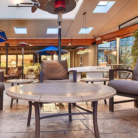 Best Western Plus Humboldt Bay Inn-3