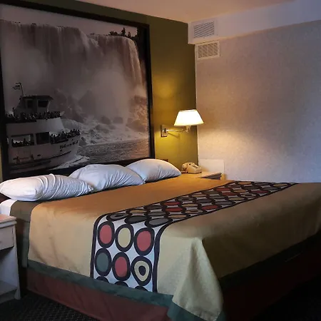 Super 8 By Wyndham Niagara Falls North-2