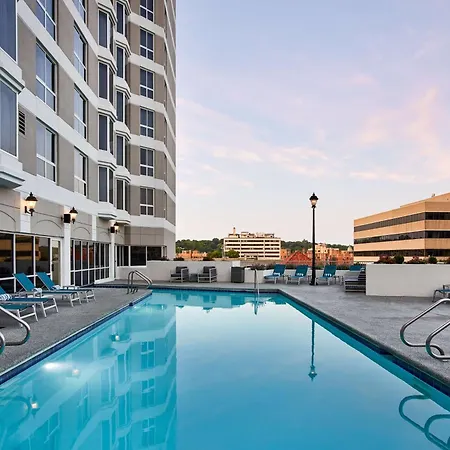 Hilton Kansas City Country Club Plaza-2