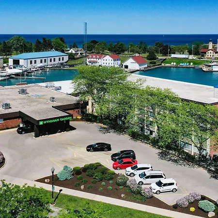 Wyndham Garden Kenosha Harborside-2