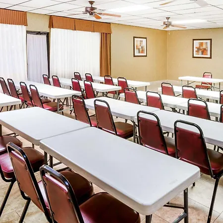Days Inn By Wyndham Batesville-3