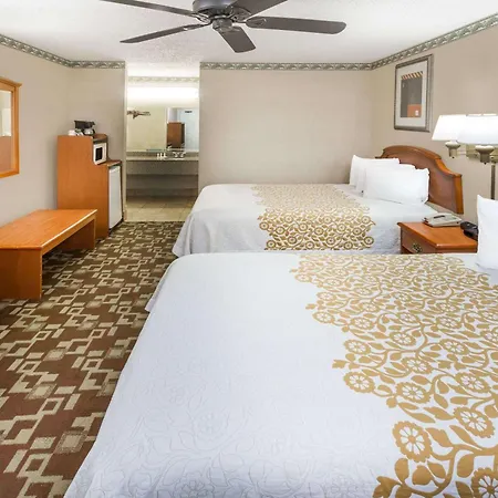 Days Inn By Wyndham Batesville-2