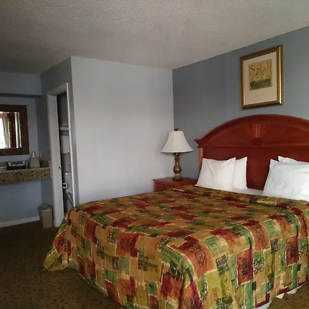 Travelodge By Wyndham Venice-2