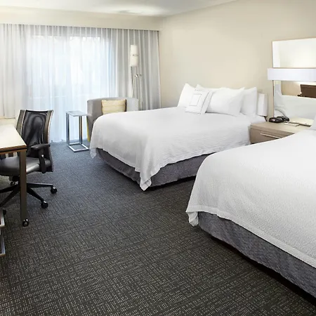 Courtyard By Marriott Lansing-3