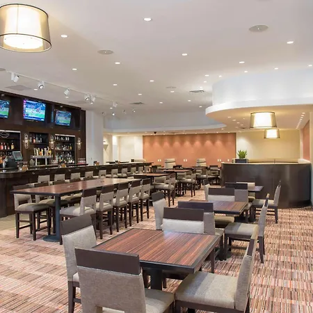Doubletree By Hilton Hotel Grand Rapids Airport-2