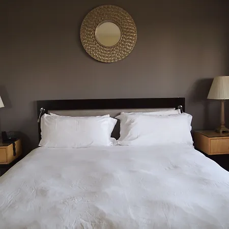 Stamford Suites (Adults Only)-2
