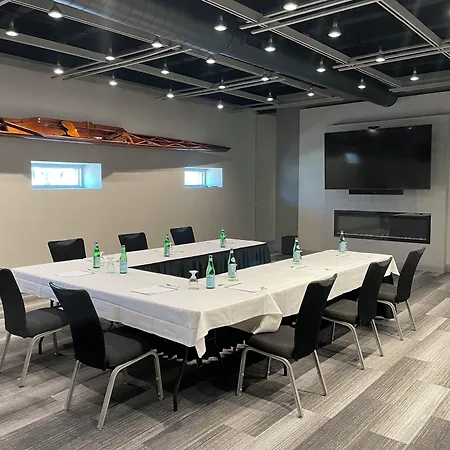 Holiday Inn At The Campus By Ihg-3