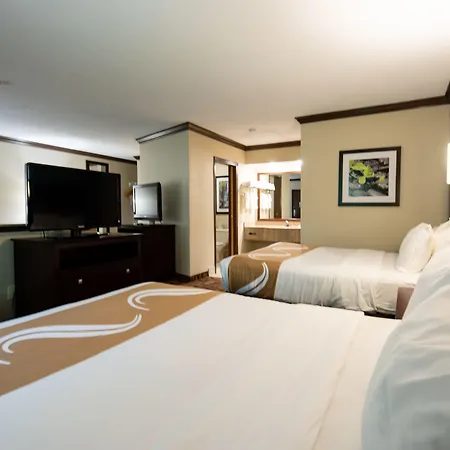 Quality Inn & Suites Quakertown-Allentown-2