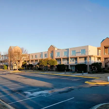 Quality Inn Fayetteville Near Fort Bragg-3