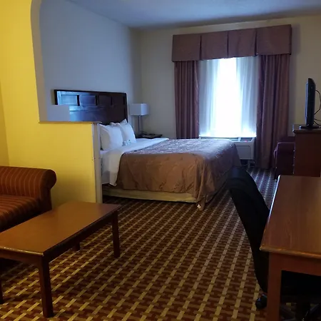 Quality Suites Paducah I-24-2
