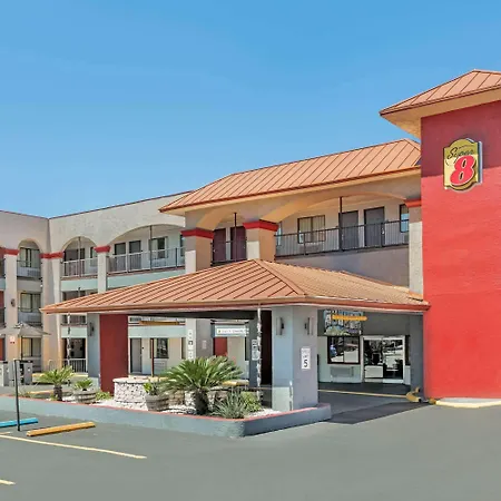 Super 8 By Wyndham Austin University/Downtown Area-3