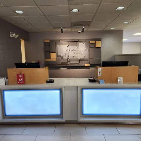 Holiday Inn Express Atlanta W-3