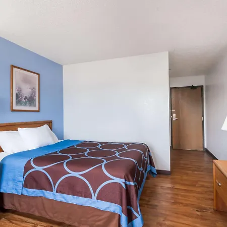 Super 8 By Wyndham Norwich-3