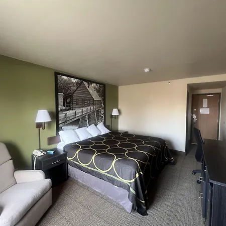 Super 8 By Wyndham Macon-2