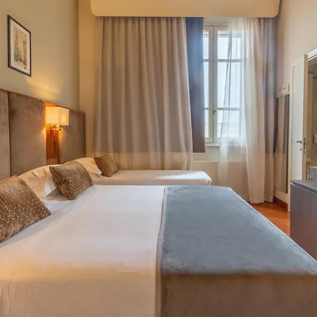 Hotel Embassy-2
