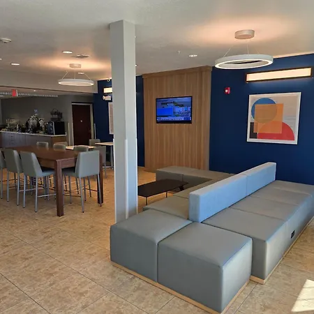 Microtel Inn & Suites By Wyndham Bluffs-2