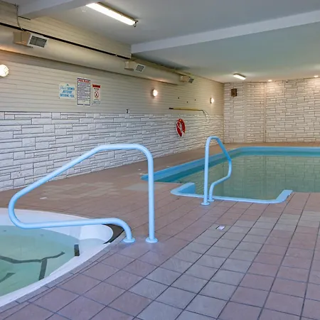 Riverland Inn & Suites-2
