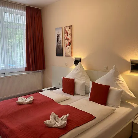 Hotel zur Therme-3