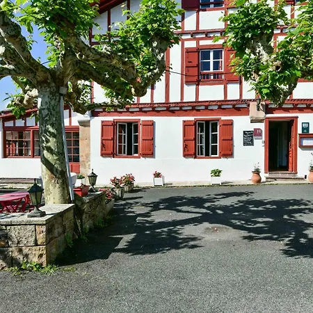 Logis Hôtel Baratxartea-3