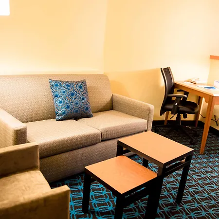 Fairfield Inn & Suites Fredericksburg-2