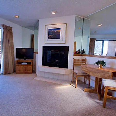 Weathervane Terrace Inn And Suites-3