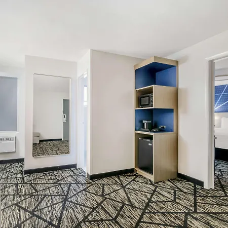 Comfort Inn Kansas City Midtown-2