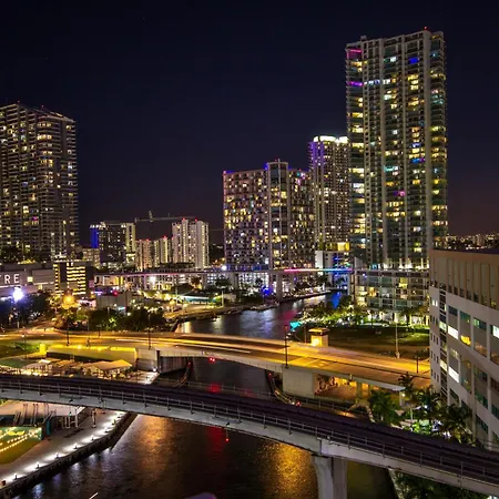 Comfort Inn & Suites Downtown Brickell-Port Of Miami-3
