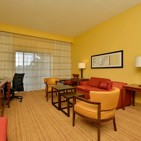 Courtyard By Marriott Bentonville-3