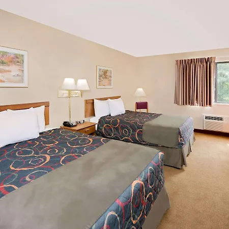 Days Inn By Wyndham Boonville-3