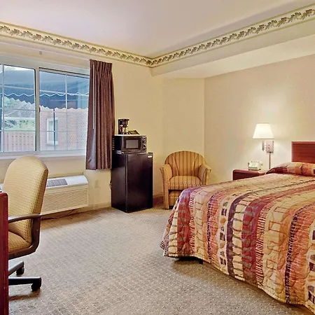 Days Inn By Wyndham Cleveland Lakewood-2